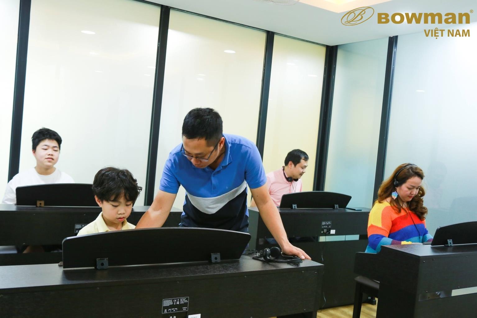 Tham quan lớp học Piano được sử dụng toàn bộ sản phẩm BOWMAN CX200