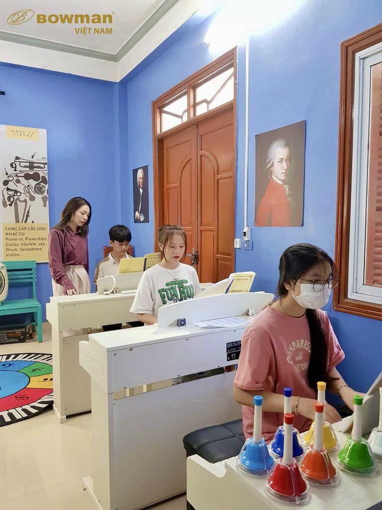 Hình ảnh lớp học piano Bowman chuyên nghiệp